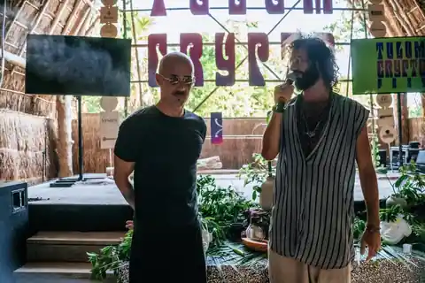 Intimate conversation during a previous TIF edition